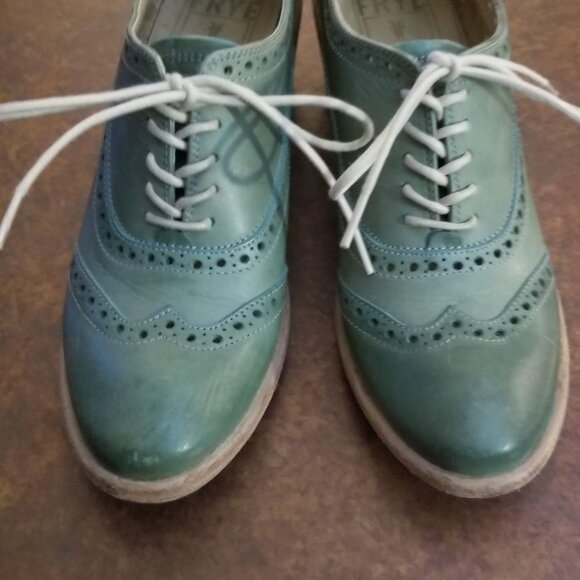 Fabulous Frye wingtips, size 7.5 B - Picture 9 of 9